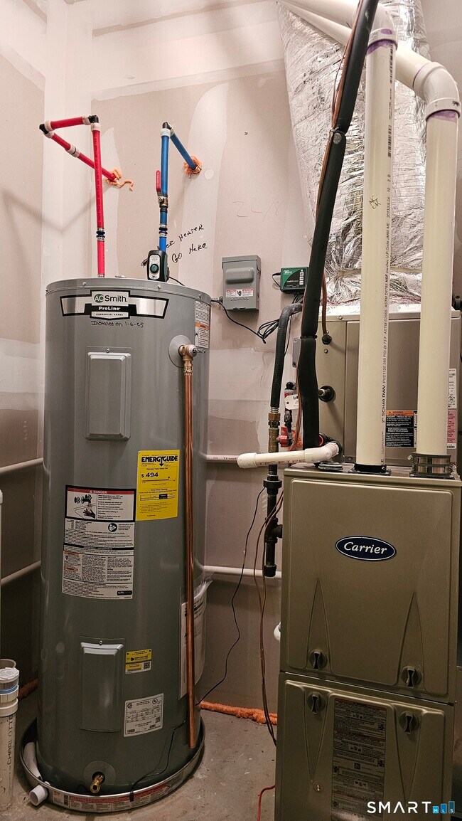 Building Photo - 203 Center Meadow Ln