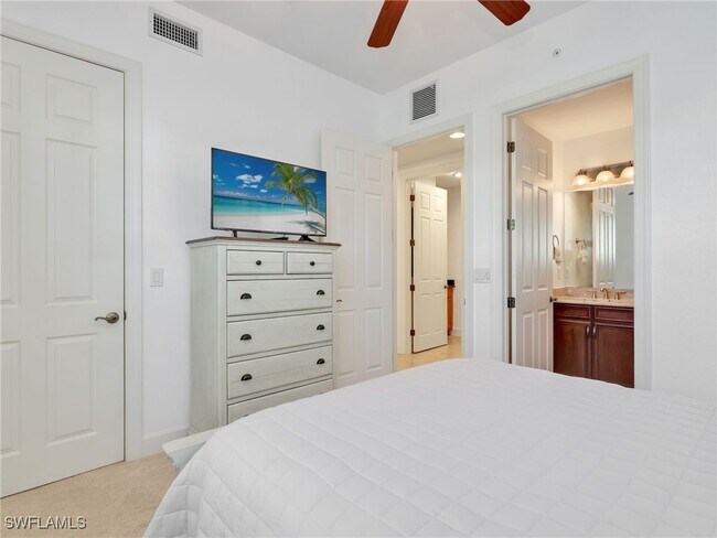 Building Photo - 8060 Players Cove Dr