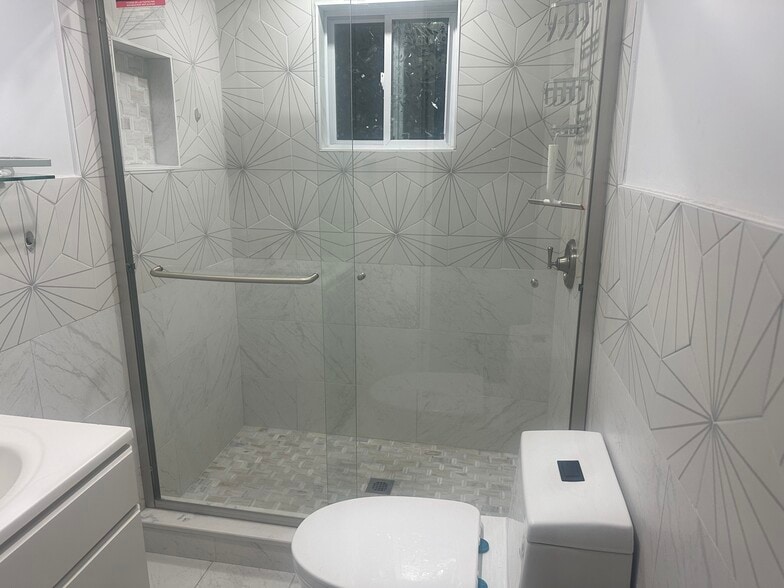 Building Photo - 8 Bunting Ln