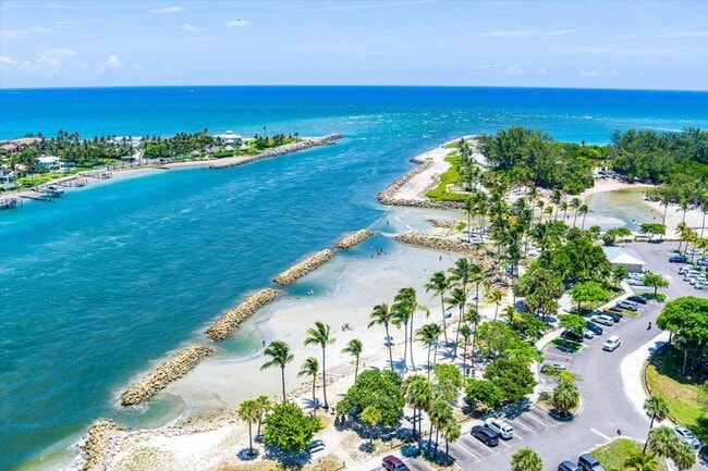 Building Photo - 901 Sandy Oaks Dr