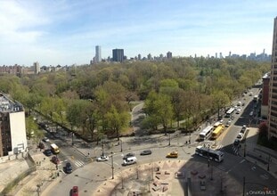 Building Photo - 301 W 110th St