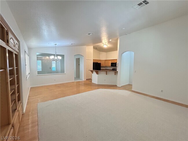 Building Photo - 645 Beresford Ave