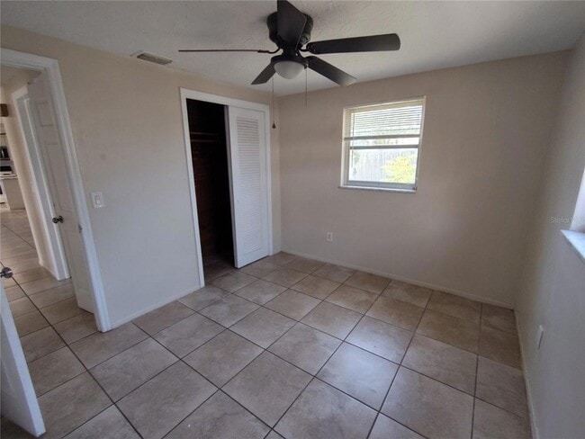 Building Photo - 2333 Roselawn Dr