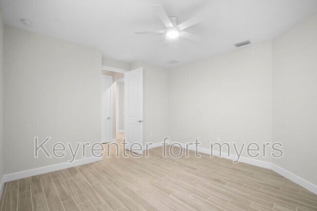 Building Photo - 19001 Aqua Shore Dr