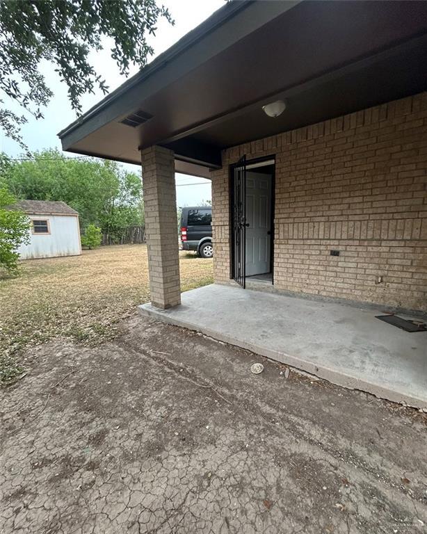 Building Photo - 129 W Falcon Ave