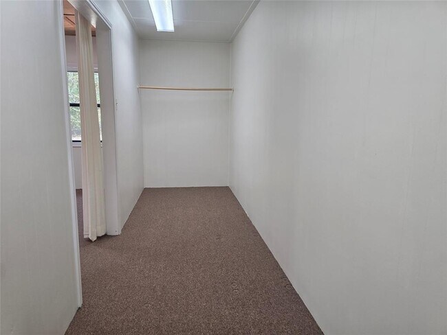 Building Photo - 142 Kamakoa Ln