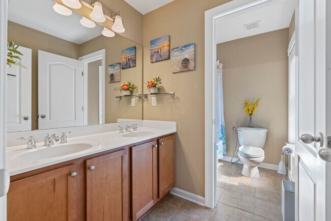 Building Photo - 3450 Dalwood Dr