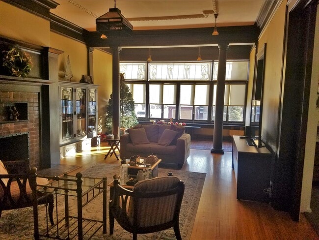 Living Room - 627 Ripley St