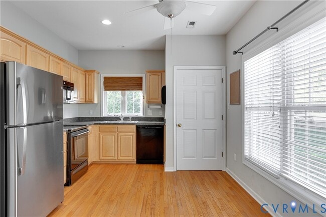 Building Photo - 6817 Kensington Ave