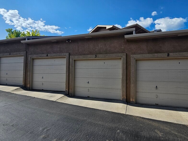 Building Photo - 1530 Little Bear Creek Pt