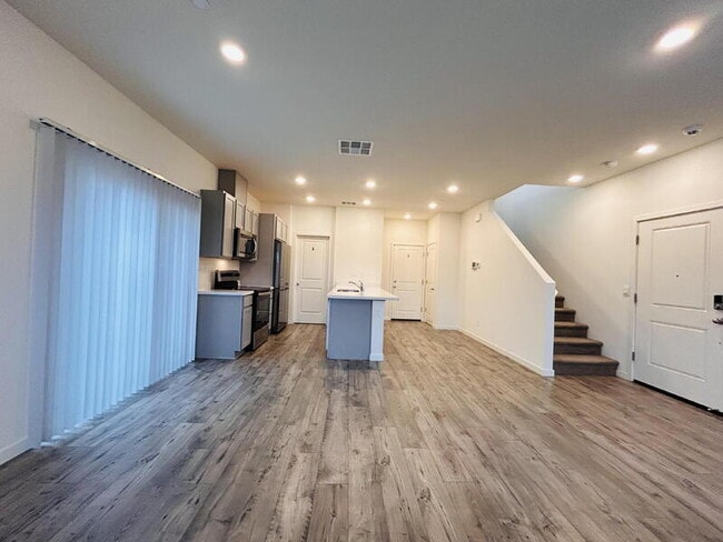 Building Photo - 5312 Molino Cir