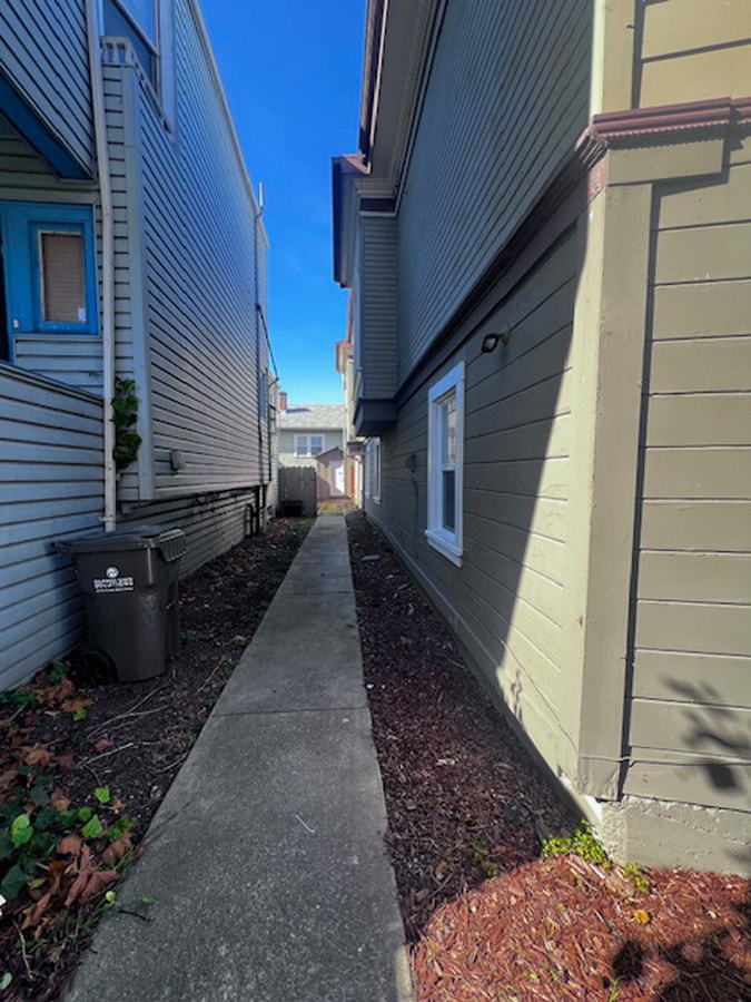 Building Photo - 1039 Peralta St