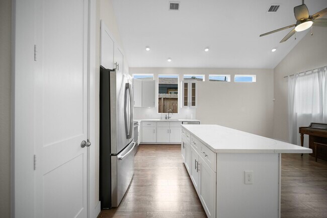 Building Photo - 5415 Margarita St
