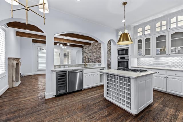 Building Photo - 4318 University Blvd