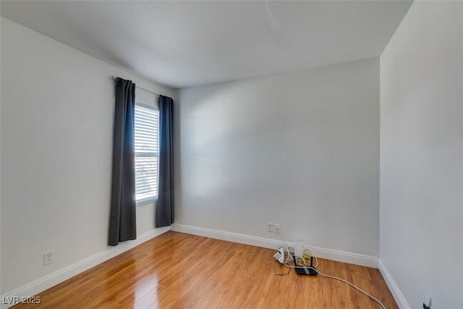 Building Photo - 225 Comanche Pl