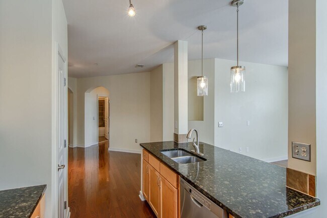 Building Photo - Rare rental opportunity at Bristol West End!