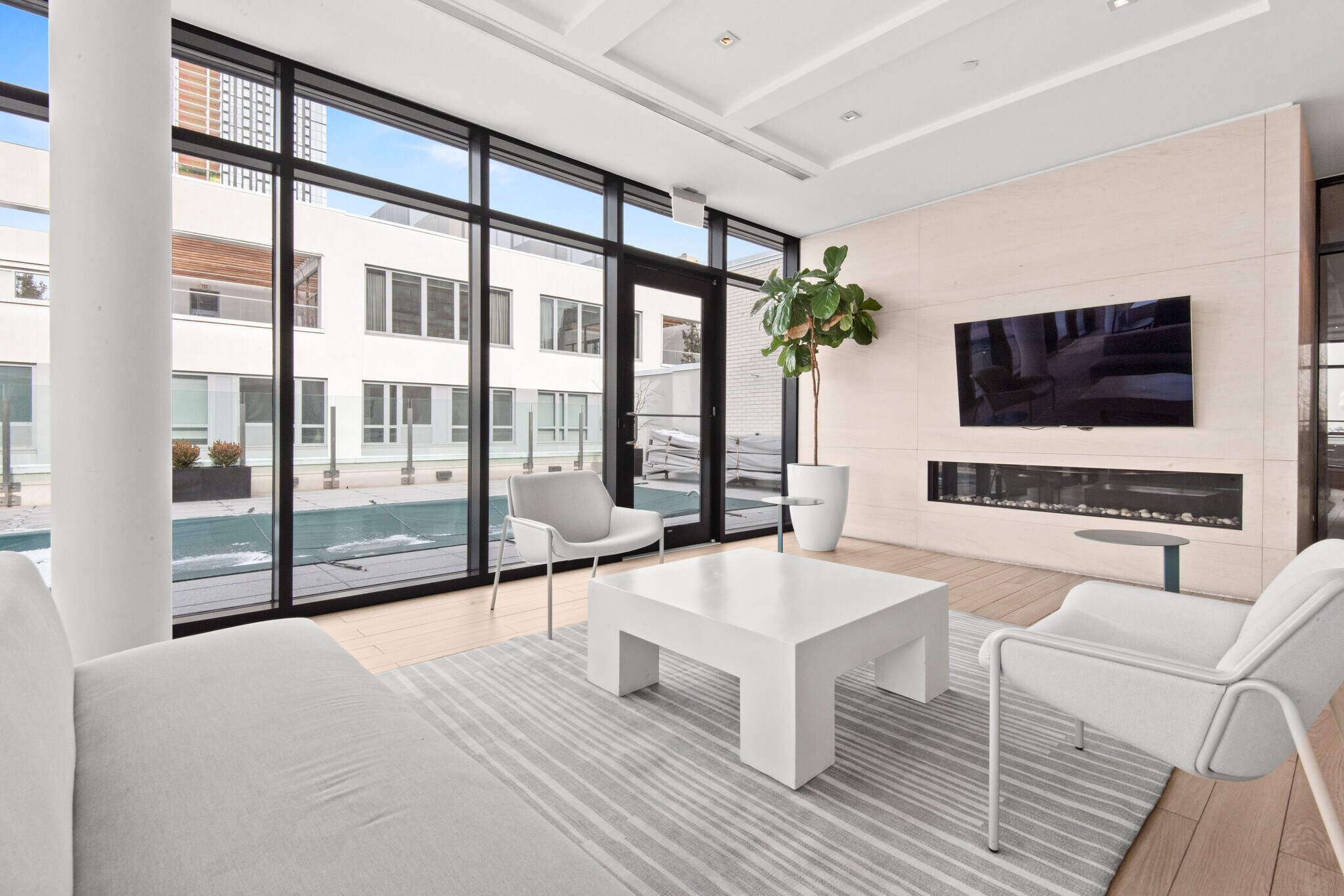 Building Photo - 160 1st St