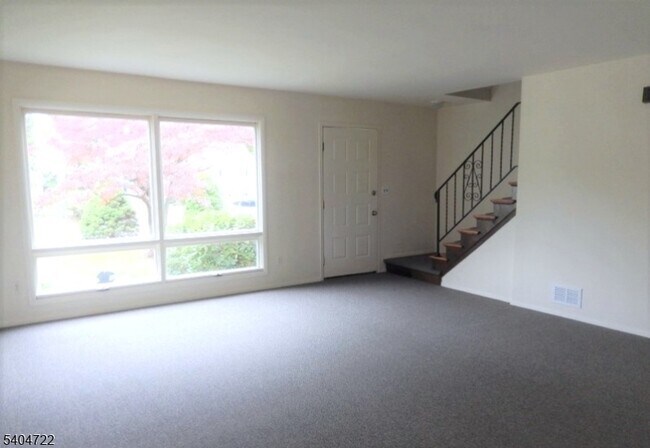 Building Photo - 19 Grove St