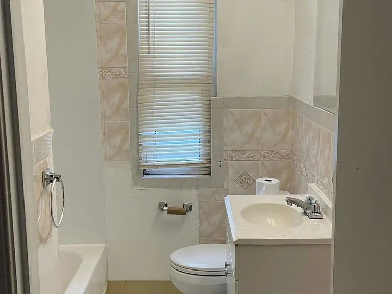 Building Photo - 13500 Rutherford St