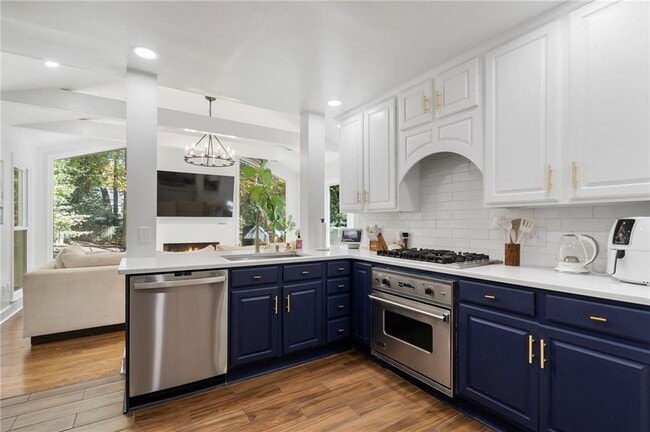 Building Photo - 2373 Virginia Pl NE