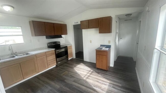 Building Photo - 1001 NE 77th St