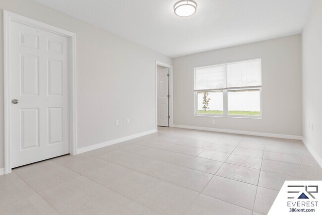 Building Photo - 34 Rosepetal Ln