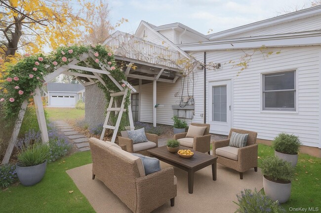 Building Photo - 17 Old Lake Rd