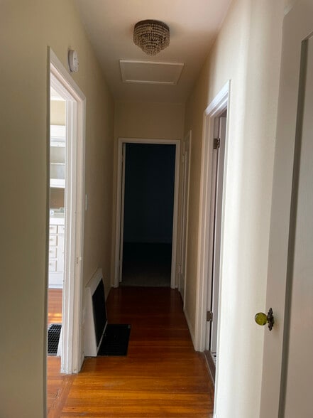 Building Photo - 515 S Indiana St