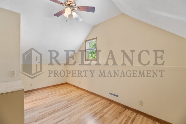 Building Photo - 203 N Ohio St