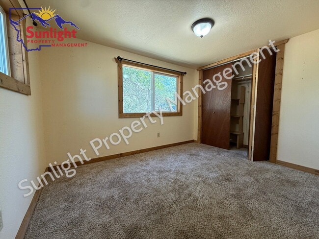 Building Photo - Updated 3 Bedroom Mobile Home - Large Fenced Yard - Fromberg, MT