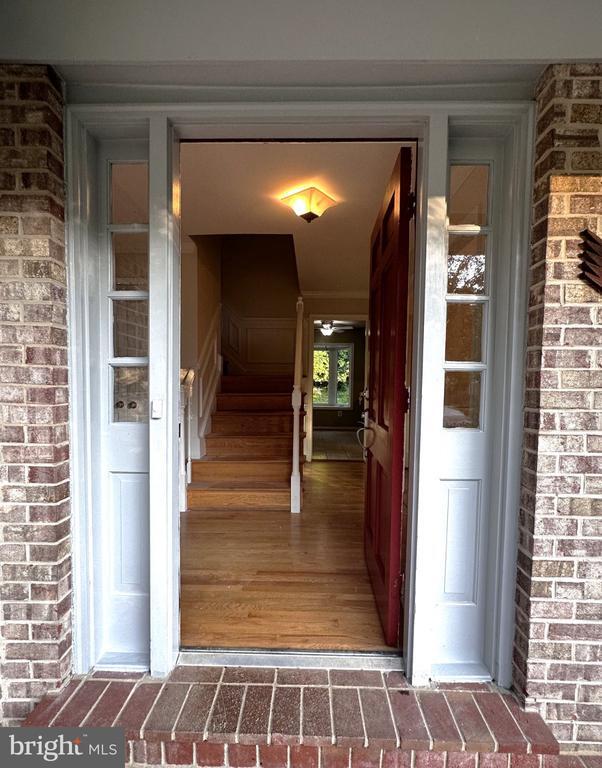Building Photo - 9612 Whitecedar Ct