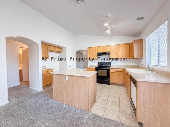 Building Photo - 12605 W Shaw Butte Dr