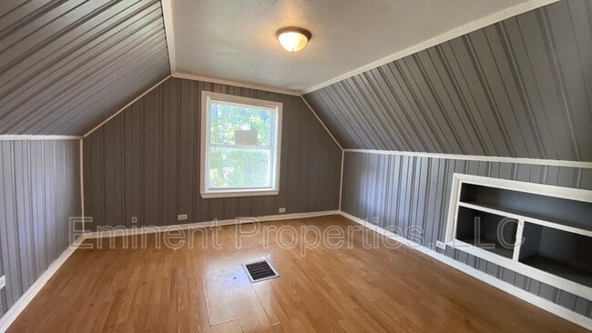 Building Photo - 10628 S Green St