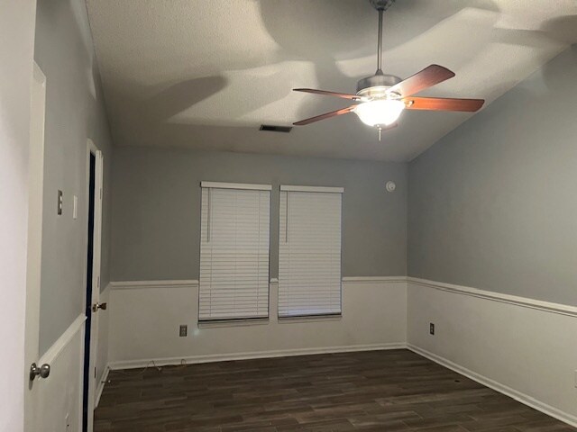 3 Bedroom 2 Bath House for Rent in Quail Hollow in Mt Pleasant. Lots of Upgrades. 3 Miles to IOP - 2084 Presidio Dr
