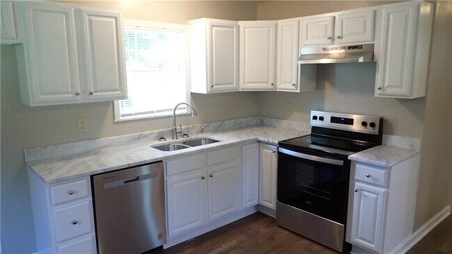 Building Photo - 9851 Abbeys Ln