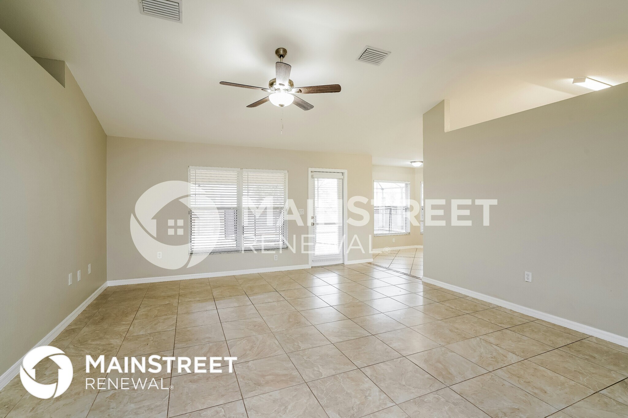 Building Photo - 2920 NE 3rd Ave