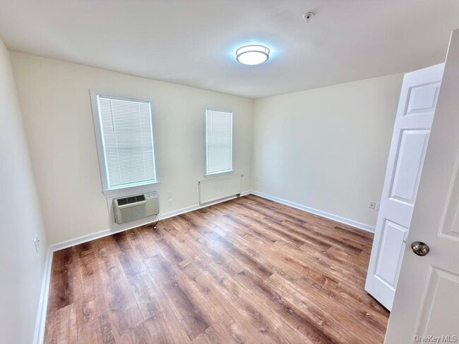 Building Photo - 1870 Baldwin Rd