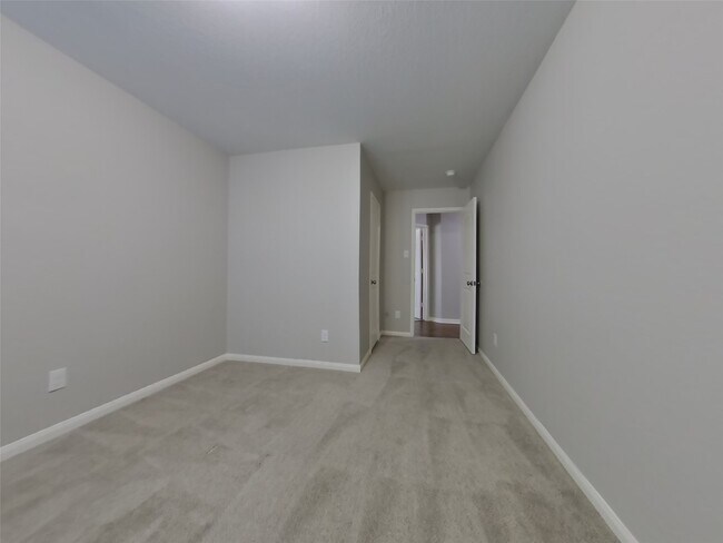 Building Photo - 2322 Oyster Bay Ave