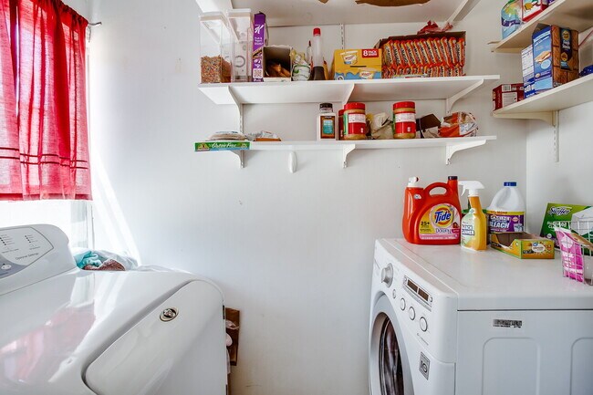 Building Photo - All Appliances Included!!