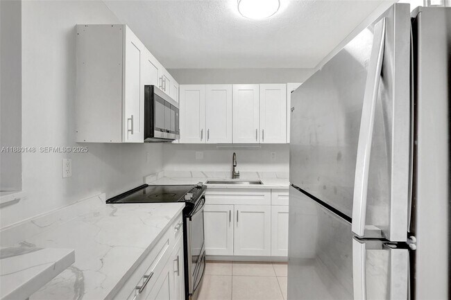 Building Photo - 2970 NE 16th Ave