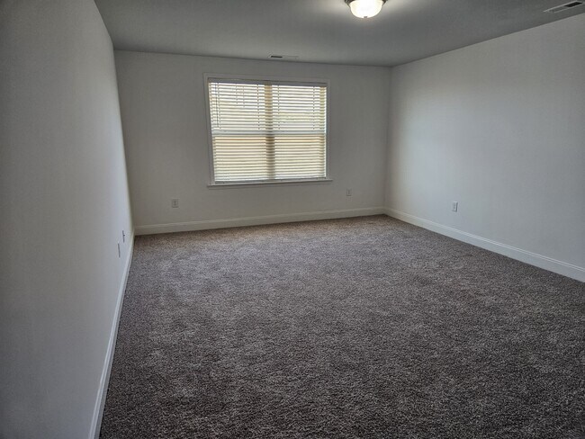 Building Photo - 112 Mergini Dr