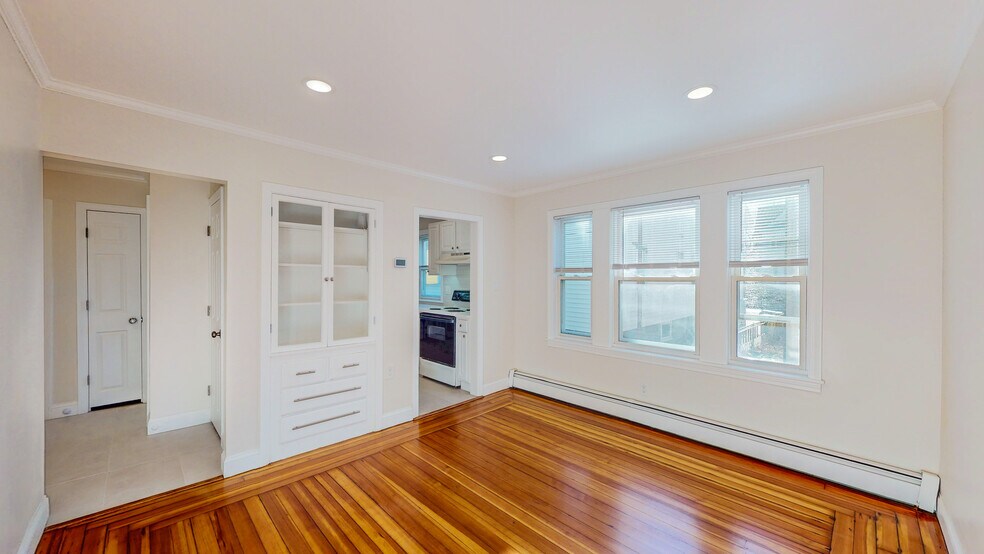 Building Photo - 7 Smith St