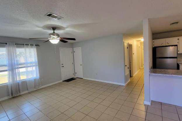 Building Photo - 1223 Redwood Ln