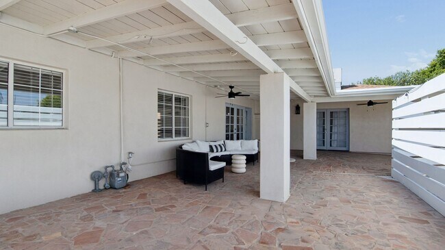 Building Photo - 2929 N 55th Pl