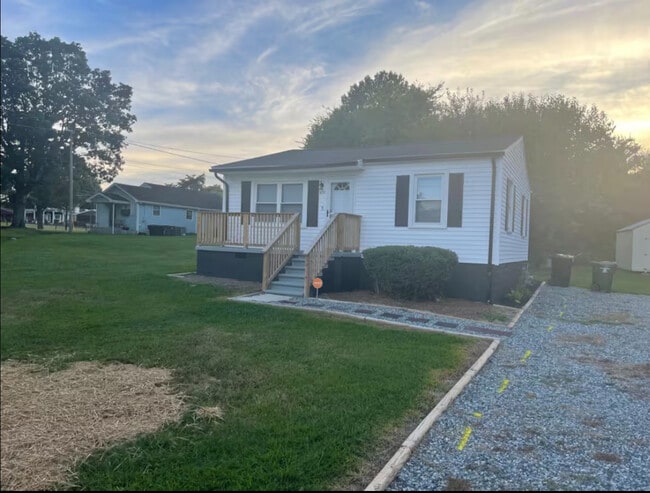 Building Photo - 1620 Morgantown Rd