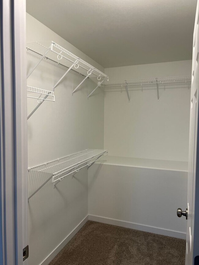 Building Photo - 3 Bed 2.5 Bath Single Family Home