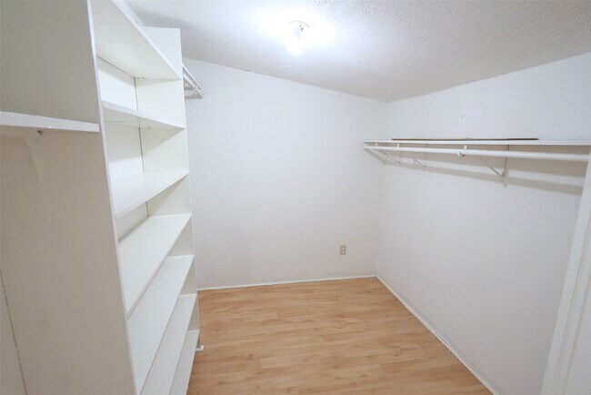 Building Photo - 5231 Beechnut St