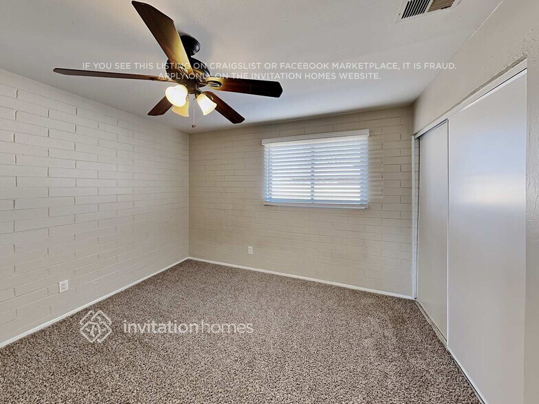 Building Photo - 5849 N 62nd Dr