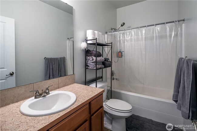 Building Photo - Spacious Eagle Heights Rental w/ Playgroun...