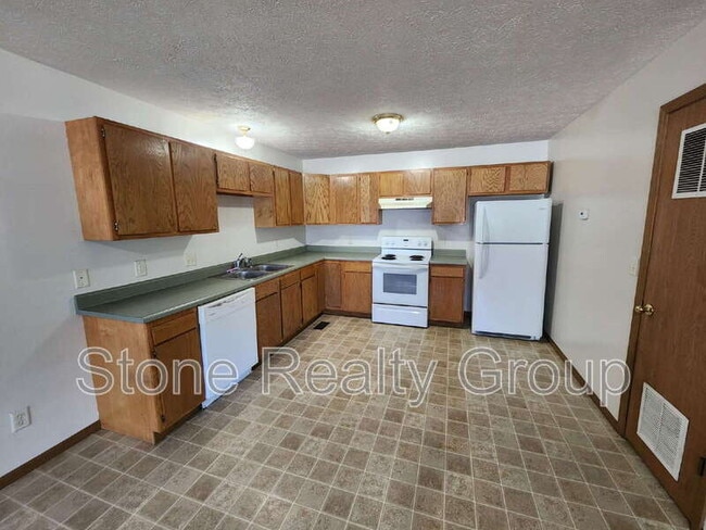 Building Photo - 671 N 25th St